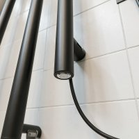 CLIP Design-Handtuchheizkörper Schwarz 38x170 cm elektrisch steckerfertig Büroklammer