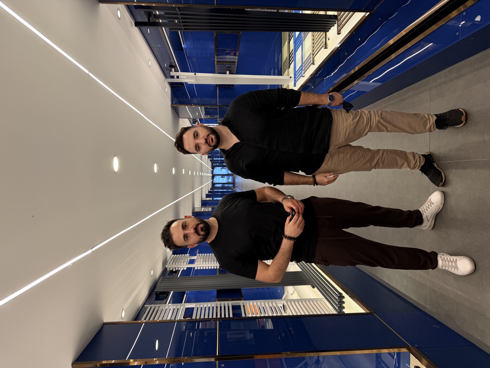 Das Team von Design Heizungen im Showroom