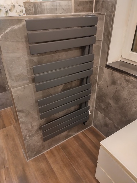Installierter Designheizkörper – Kundenprojekt